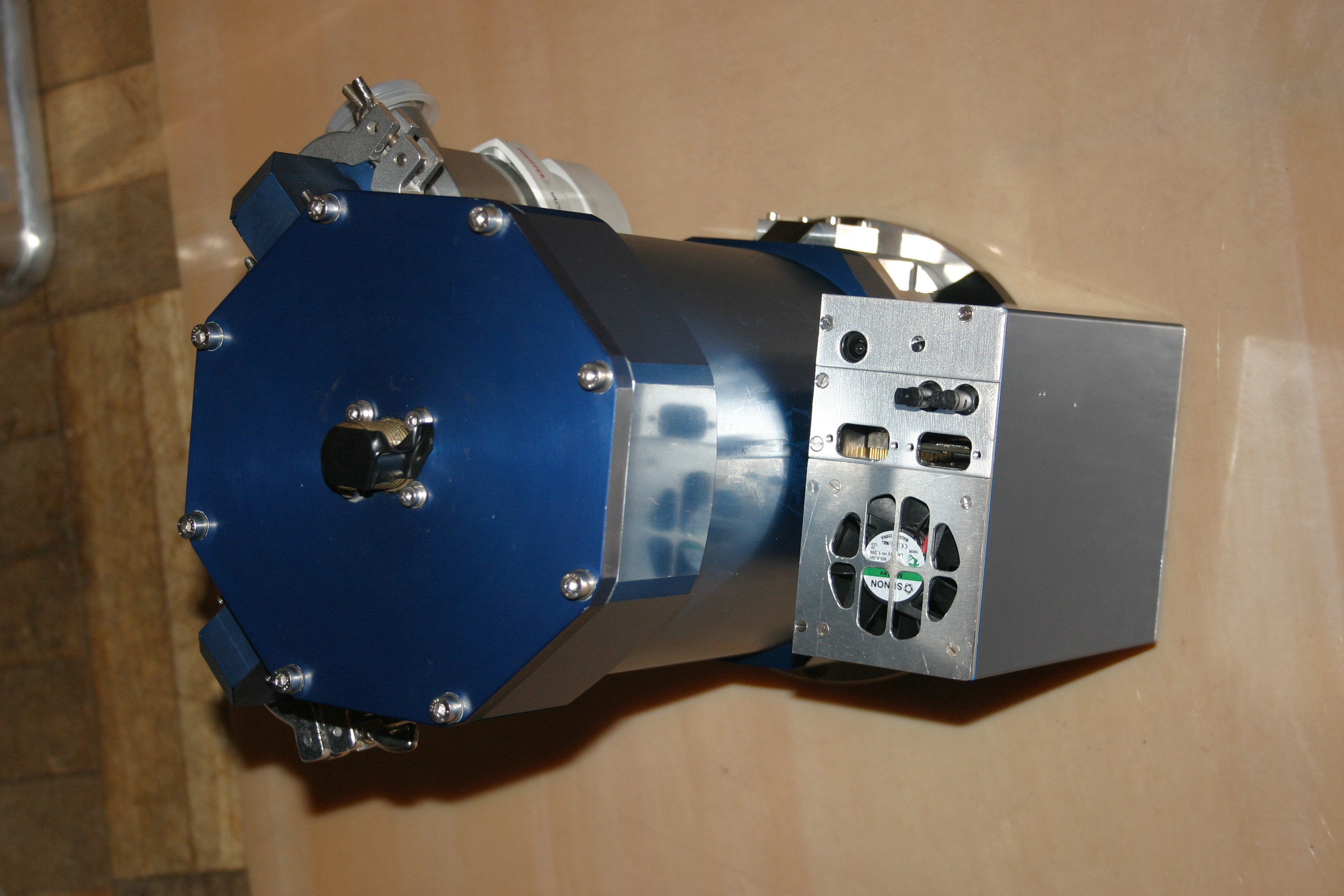 Hизкошумящая спектрофотометрическая ПЗС-камера с комплектом фильтров