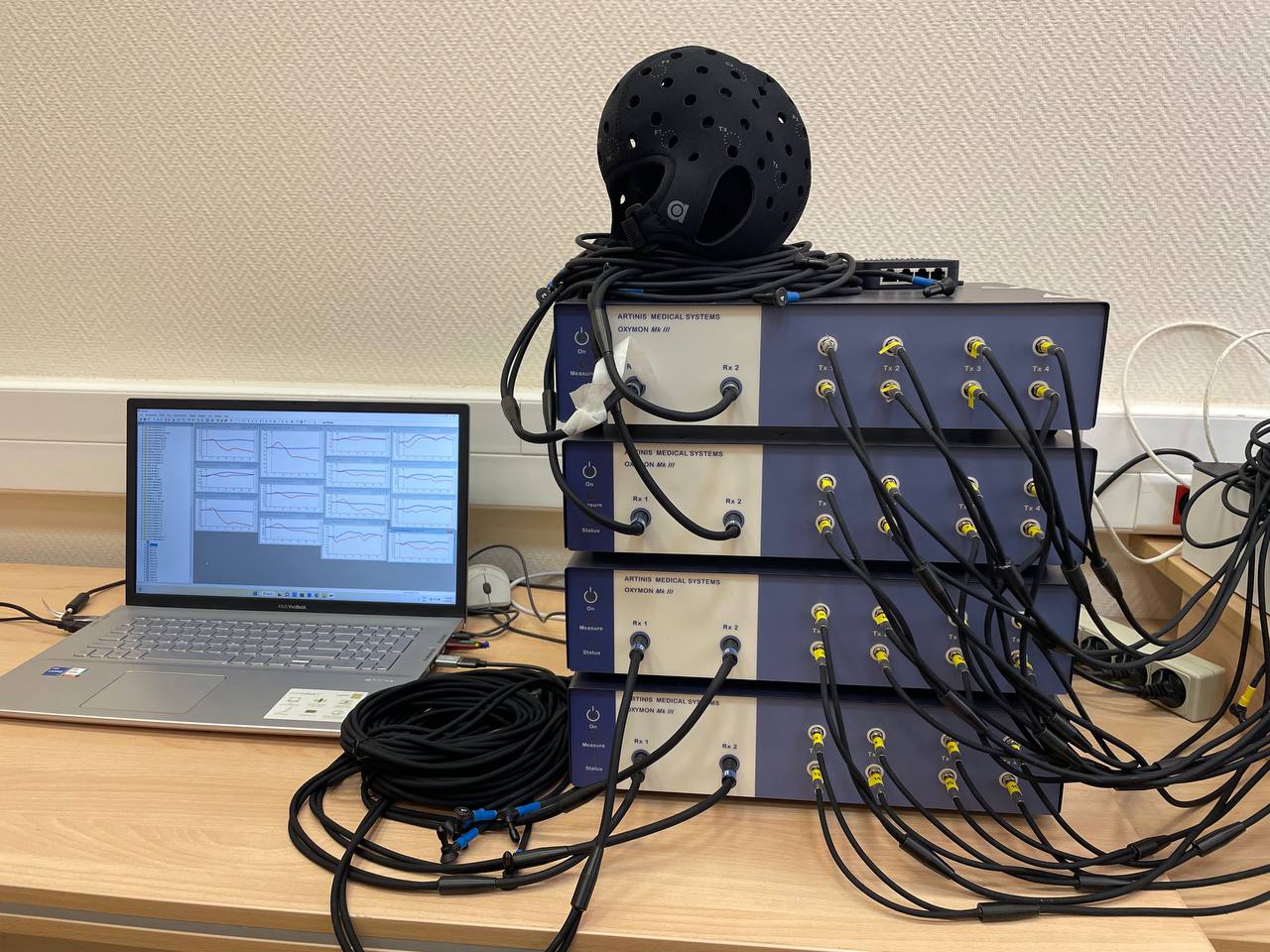 Аппаратно-программный комплекс для выполнения функциональной нейровизуализации активности мозга в инфракрасном диапазоне [0545-44-2022]